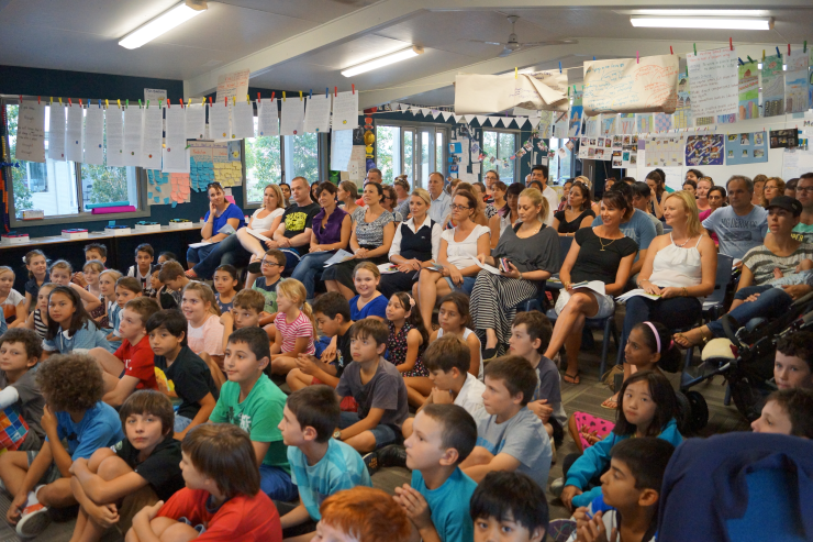 Students and parents gather to hear about the 1 to 1 iPad project in Year 4.